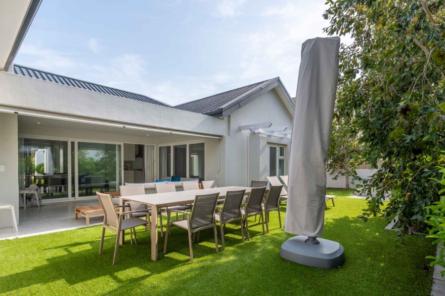 To Let 5 Bedroom Property for Rent in Val De Vie Estate Western Cape